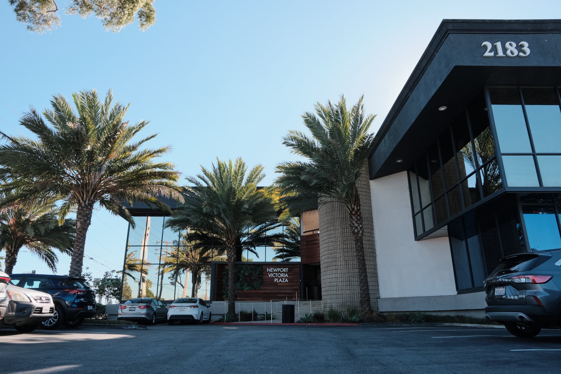 Newport-Victoria Plaza - Unit 105