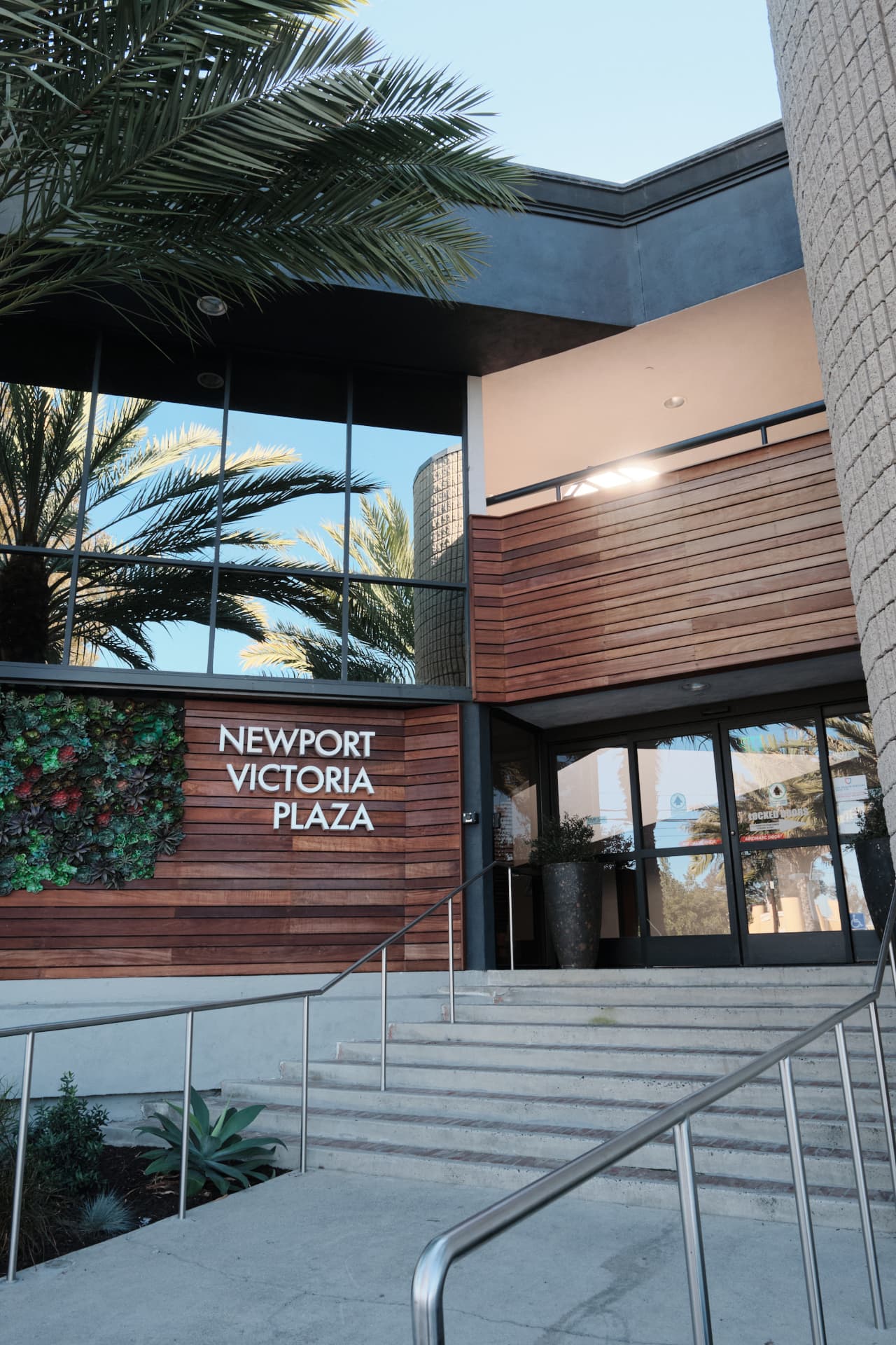 Newport-Victoria Plaza - Unit 109